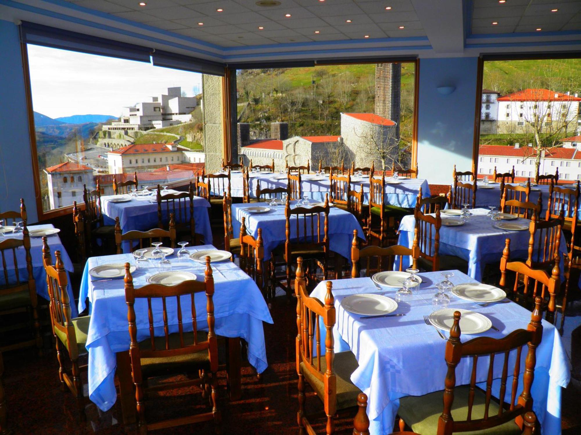 Hotel Sindika Oñate Buitenkant foto